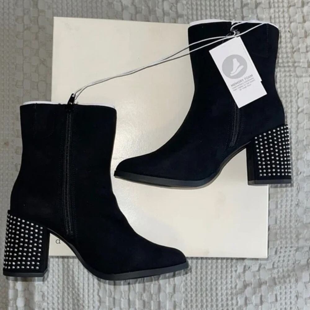 A New Day boots Womens Size 5.5 studs velvet ankle BRAND NEW IN BOX bootie